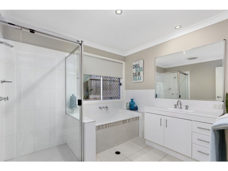 8 Miskin Way, Deebing Heights QLD 4306