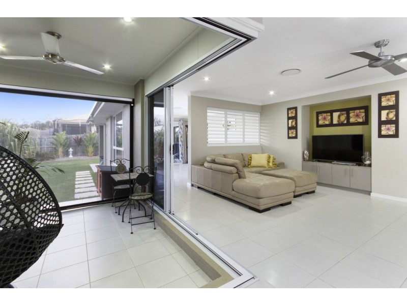 8 Miskin Way, Deebing Heights QLD 4306