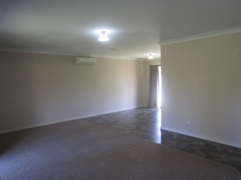 17 Creston Street, Raceview QLD 4305