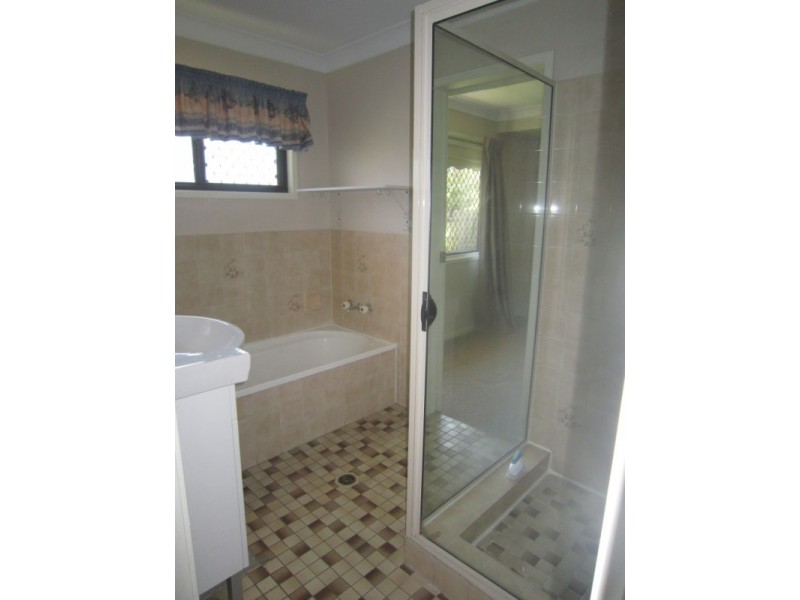 17 Creston Street, Raceview QLD 4305