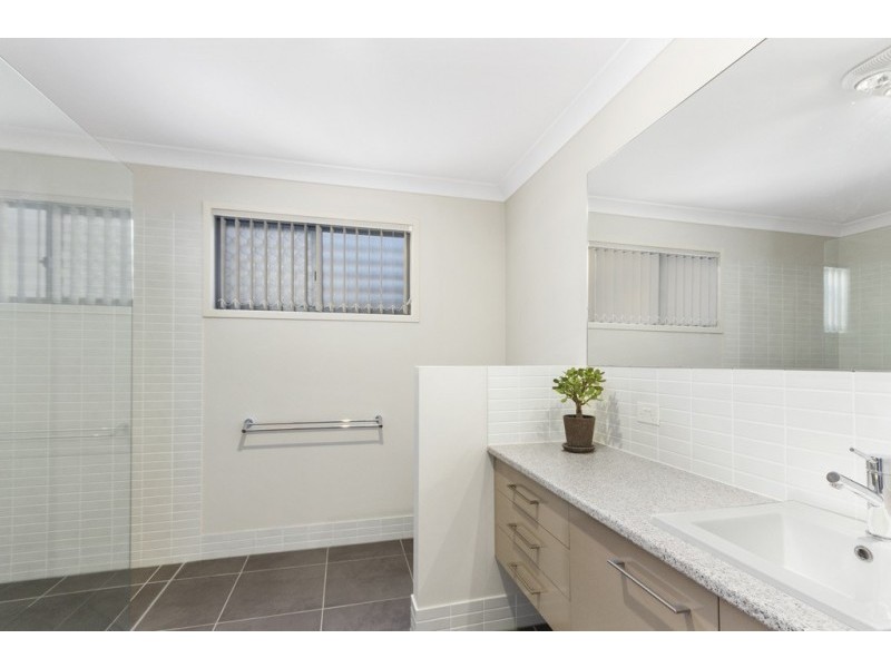 1 Sirmione Court, Raceview QLD 4305