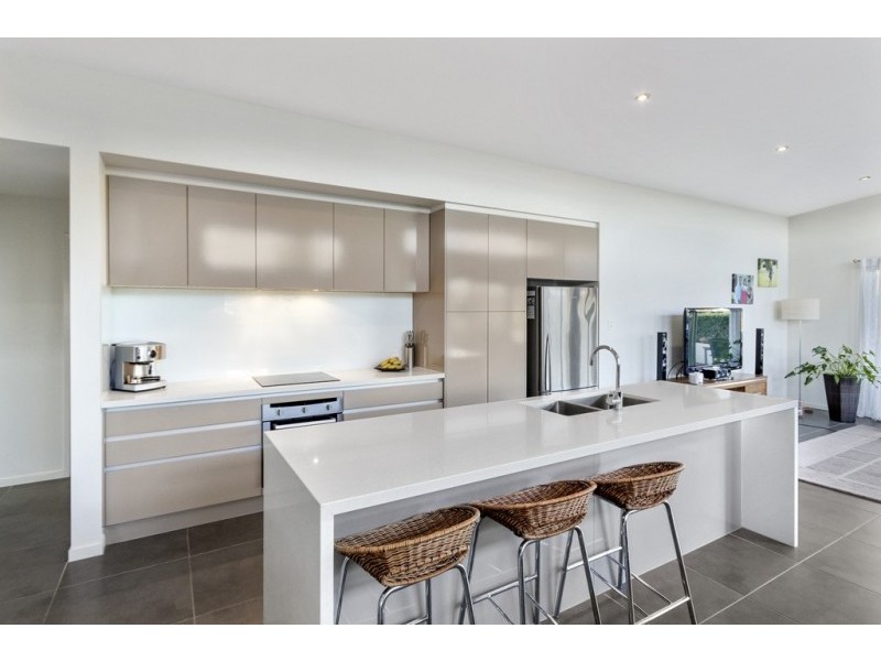 1 Sirmione Court, Raceview QLD 4305