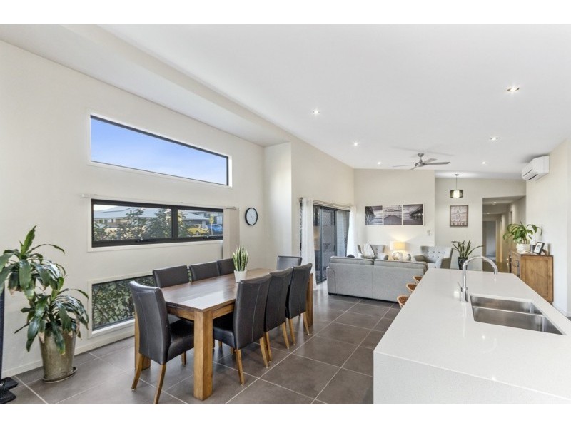 1 Sirmione Court, Raceview QLD 4305