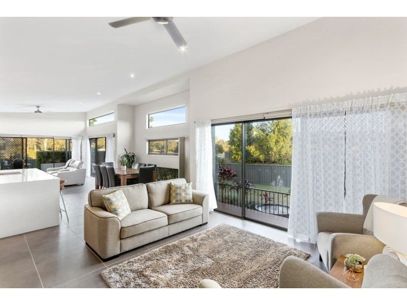 1 Sirmione Court, Raceview QLD 4305