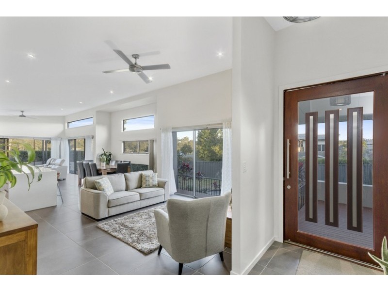1 Sirmione Court, Raceview QLD 4305
