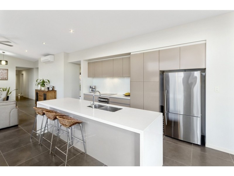 1 Sirmione Court, Raceview QLD 4305
