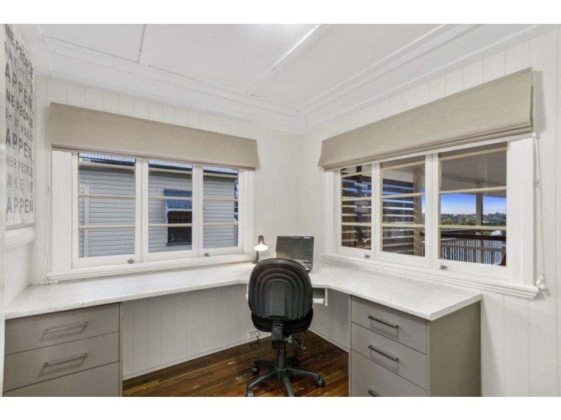 36 Pine Mountain Road, North Ipswich QLD 4305