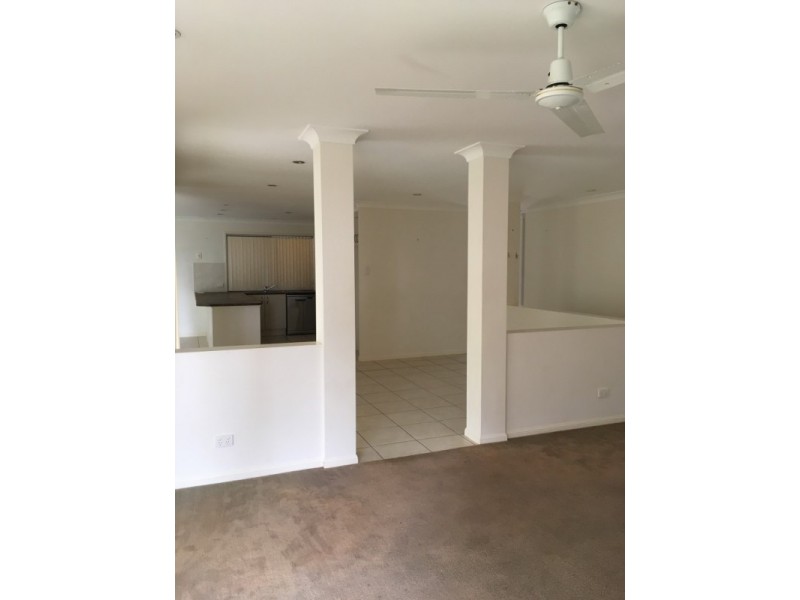 17 Benjamin Court, Yamanto QLD 4305