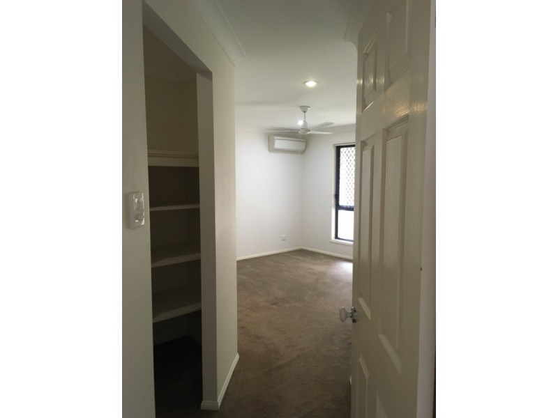 17 Benjamin Court, Yamanto QLD 4305
