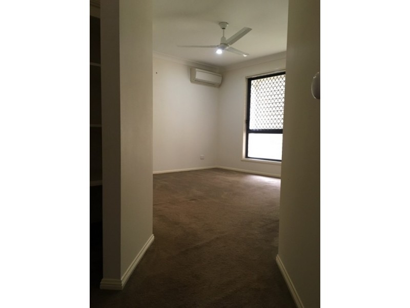 17 Benjamin Court, Yamanto QLD 4305
