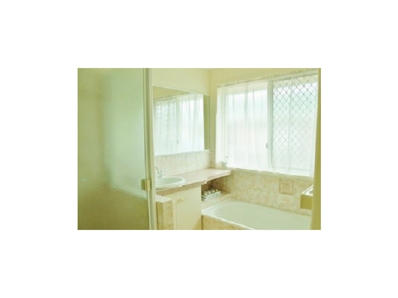 7 Birch Court, Yamanto QLD 4305