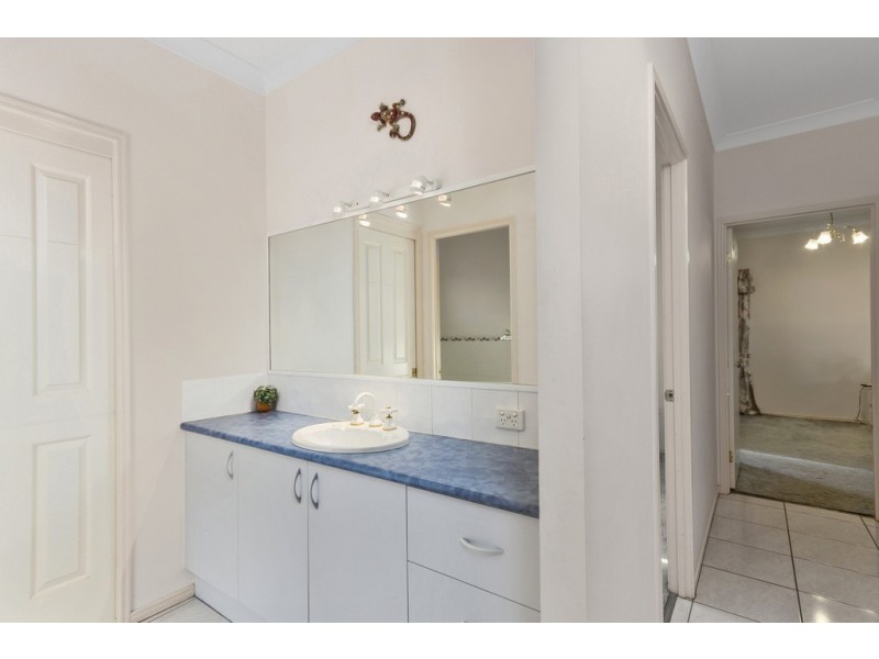 5 Willaroo Close, Flinders View QLD 4305