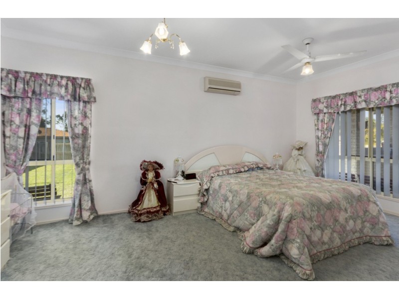 5 Willaroo Close, Flinders View QLD 4305