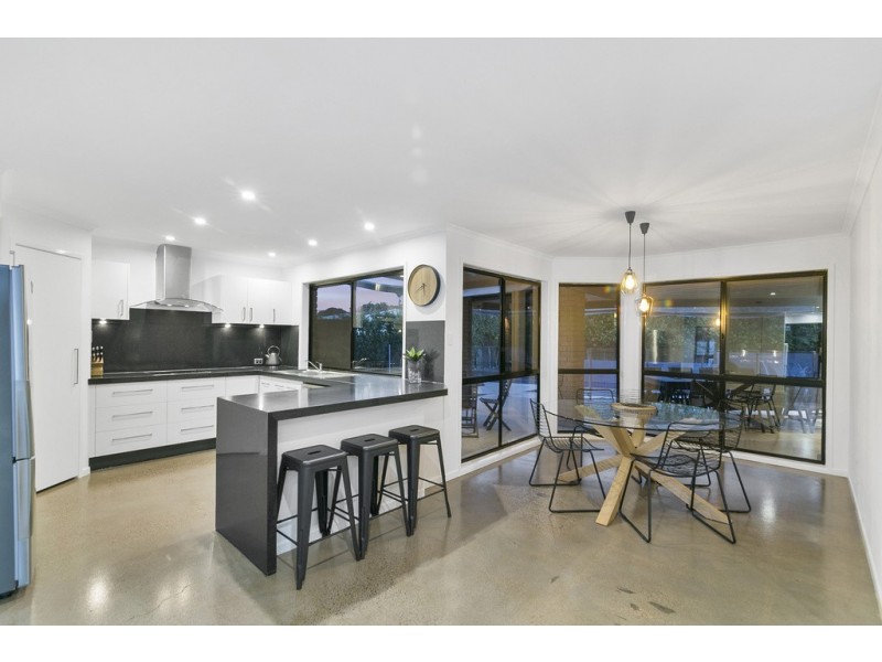 4 Redwood Place, Yamanto QLD 4305