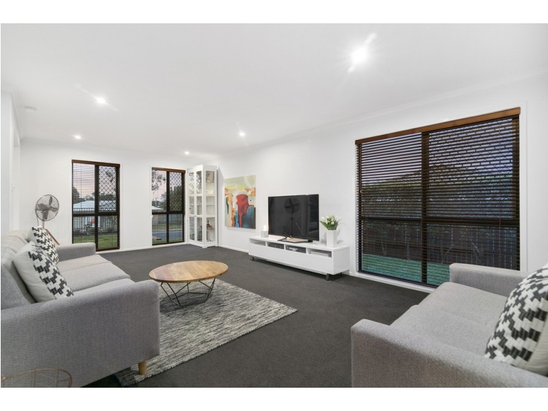 4 Redwood Place, Yamanto QLD 4305