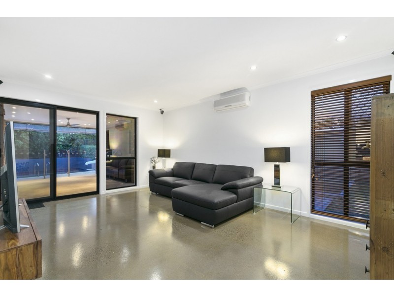 4 Redwood Place, Yamanto QLD 4305
