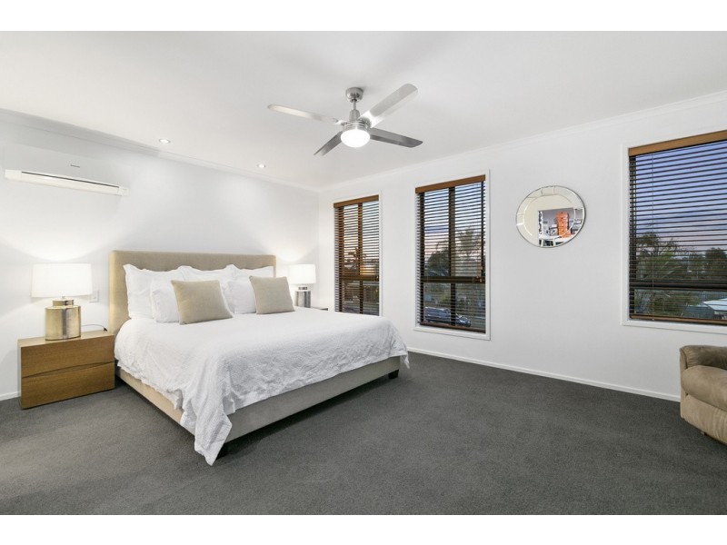 4 Redwood Place, Yamanto QLD 4305