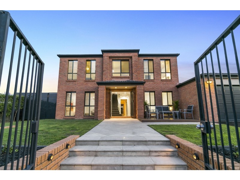 4 Redwood Place, Yamanto QLD 4305