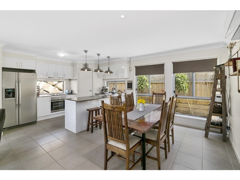 10 Bowerbird Street, Deebing Heights QLD 4306