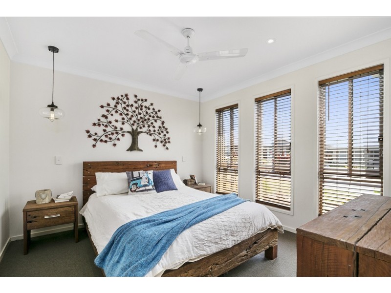 10 Bowerbird Street, Deebing Heights QLD 4306