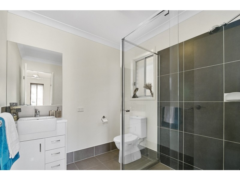 10 Bowerbird Street, Deebing Heights QLD 4306