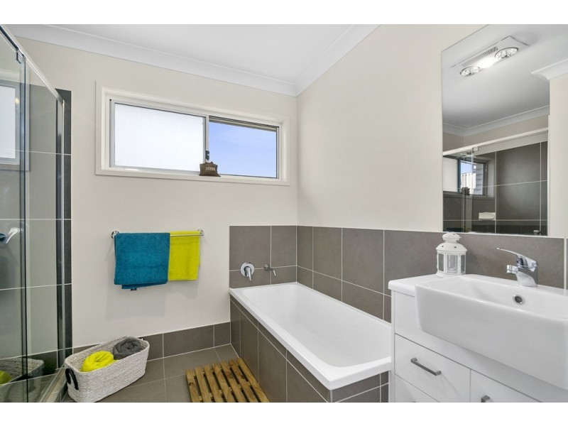 10 Bowerbird Street, Deebing Heights QLD 4306