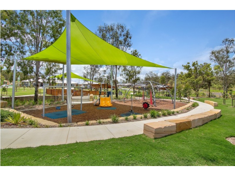 10 Bowerbird Street, Deebing Heights QLD 4306