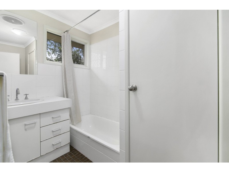 1 Poplar Street, Raceview QLD 4305