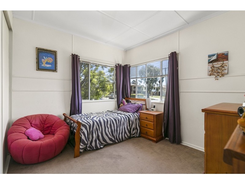 1 Bottomley Street, Brassall QLD 4305