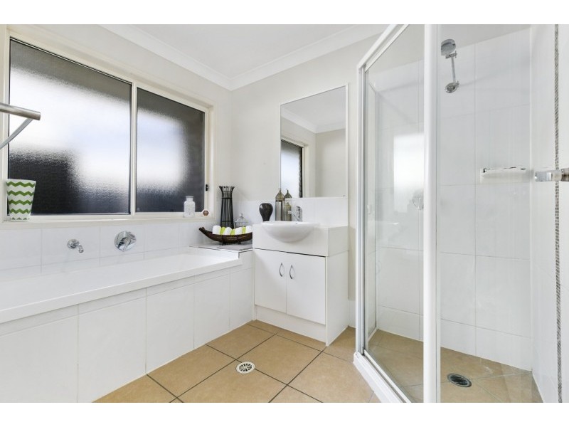 1 Moonlight Drive, Brassall QLD 4305
