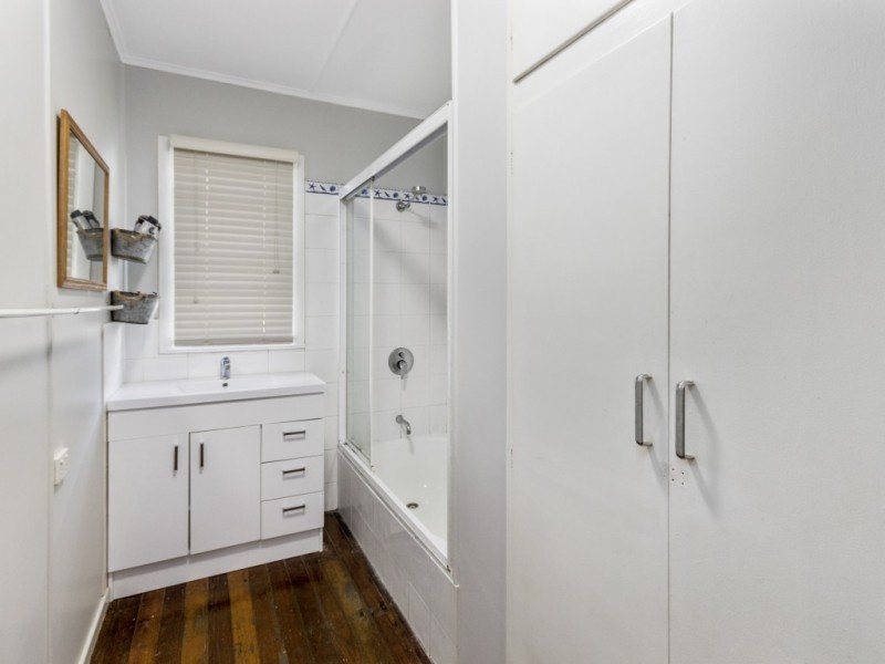 268 Warwick Road, Churchill QLD 4305