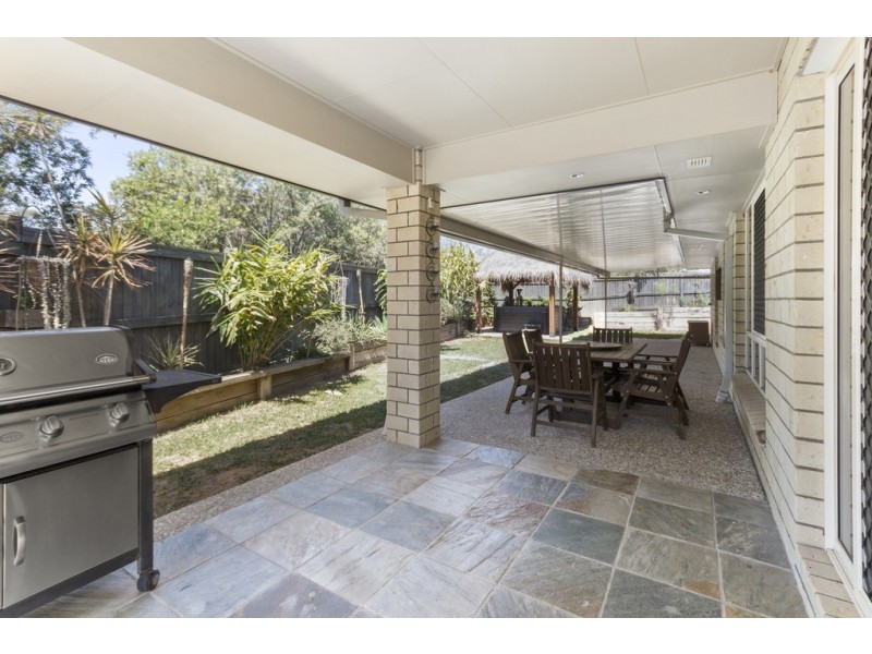 16 Eric Drive, Blackstone QLD 4304