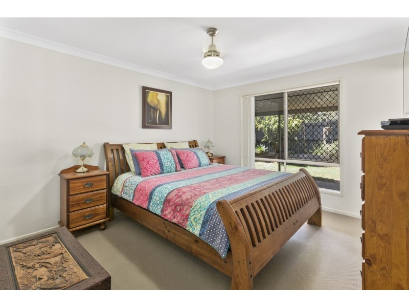 16 Eric Drive, Blackstone QLD 4304