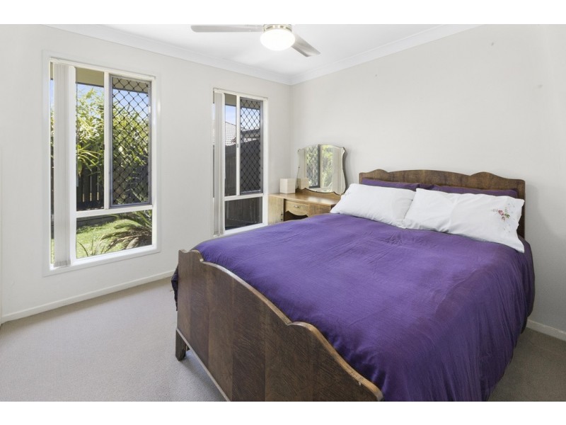 16 Eric Drive, Blackstone QLD 4304