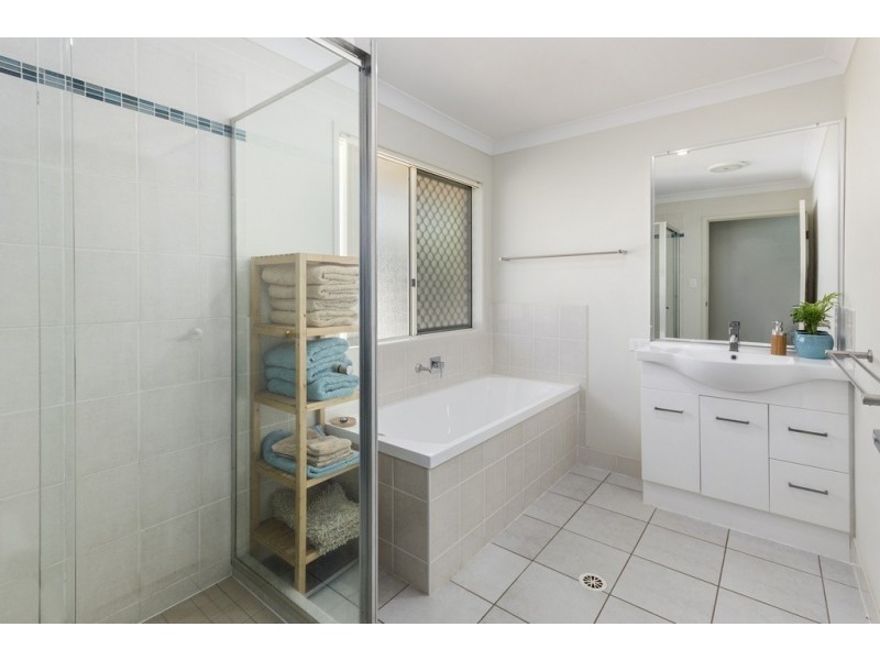 16 Eric Drive, Blackstone QLD 4304