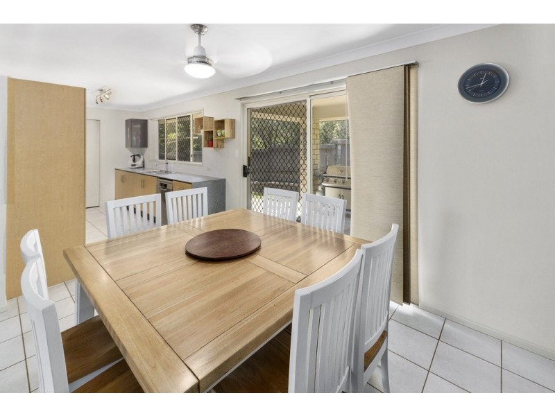 16 Eric Drive, Blackstone QLD 4304