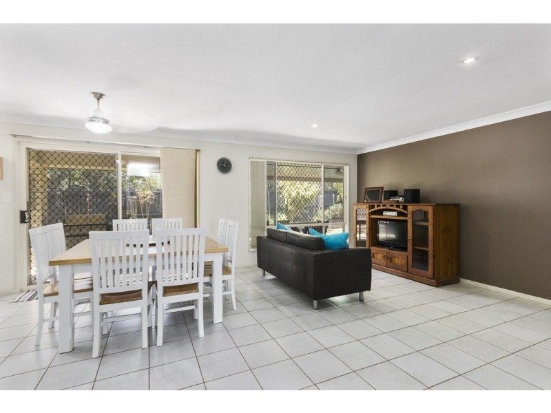 16 Eric Drive, Blackstone QLD 4304
