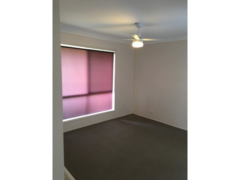 6 Jonquil Circuit, Flinders View QLD 4305