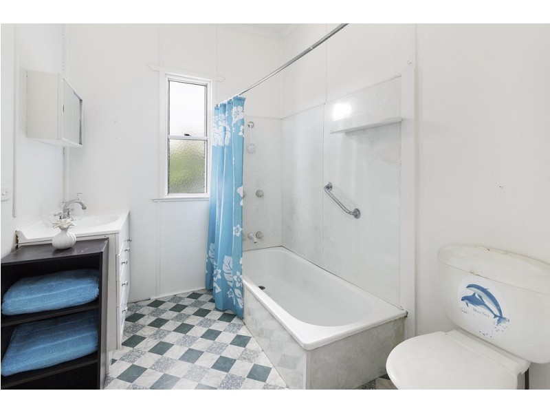27 Rex Street, Eastern Heights QLD 4305