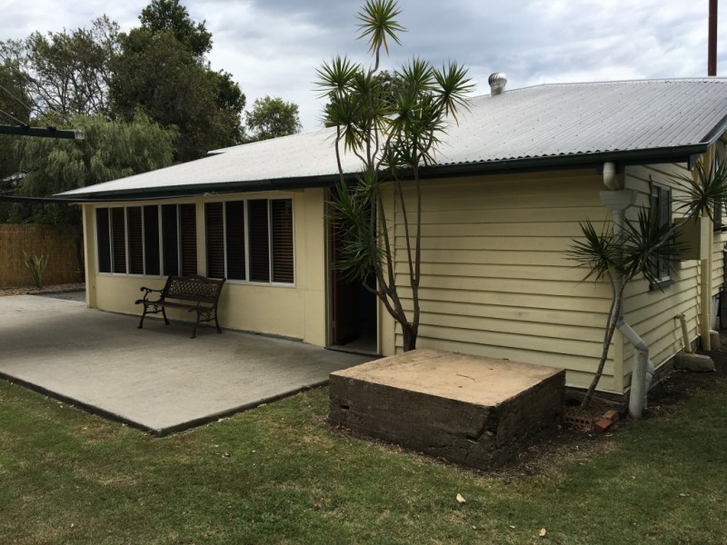 27 Rex Street, Eastern Heights QLD 4305
