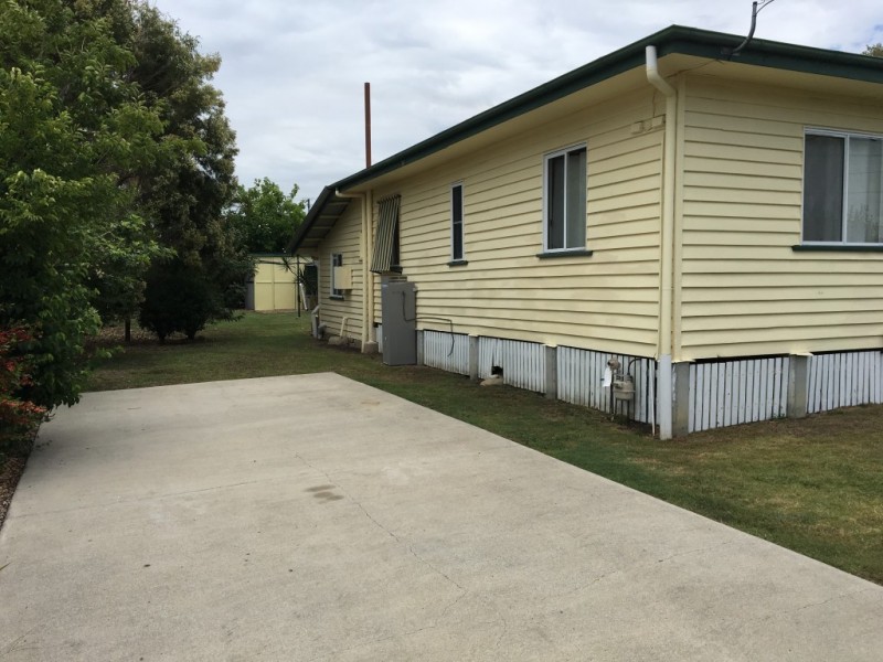 27 Rex Street, Eastern Heights QLD 4305