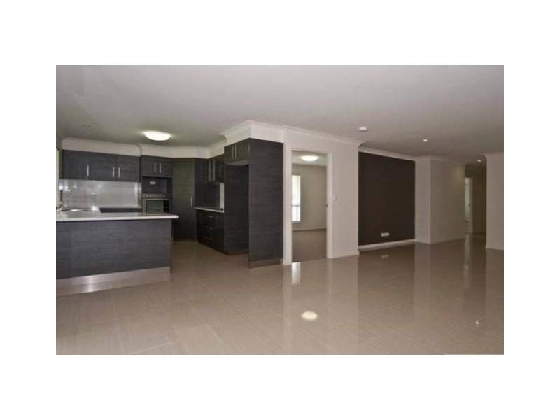 1/27A Ash Street, Yamanto QLD 4305