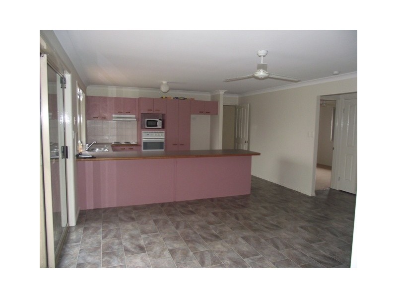 40 Mustang Street, Yamanto QLD 4305