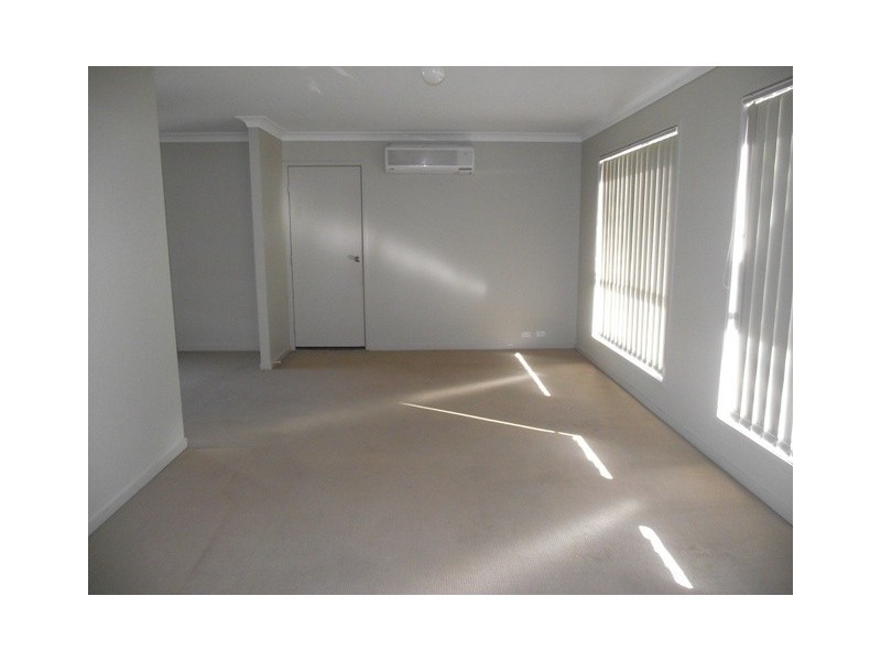 18 Sandhurst Place, Brassall QLD 4305