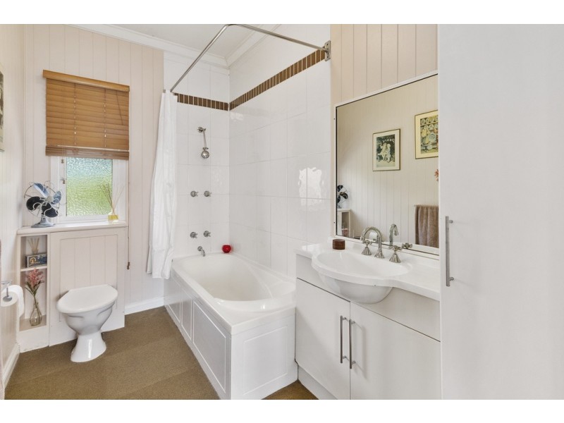 200 Glebe Road, Booval QLD 4304