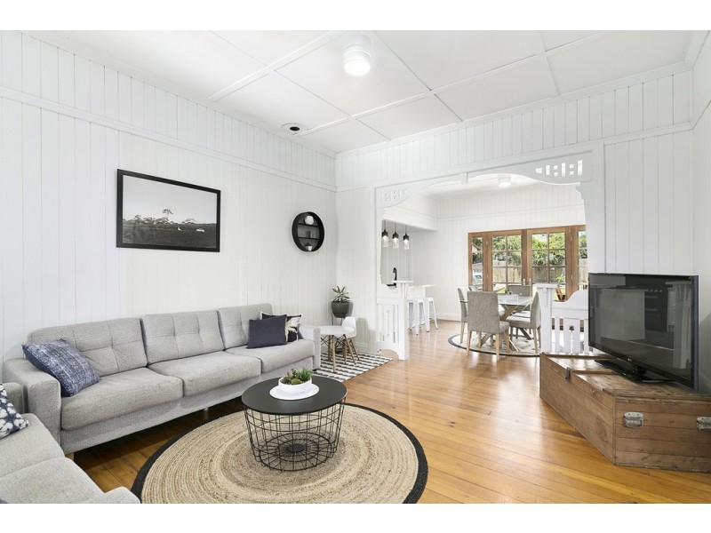 75 Glebe Road, Silkstone QLD 4304