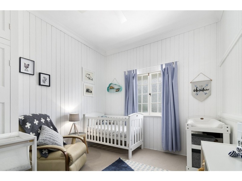 75 Glebe Road, Silkstone QLD 4304