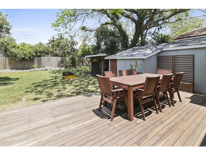 75 Glebe Road, Silkstone QLD 4304