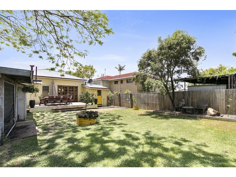 75 Glebe Road, Silkstone QLD 4304