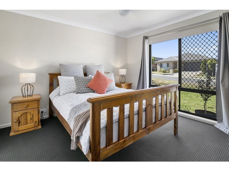 8 Lomandra Street, Deebing Heights QLD 4306